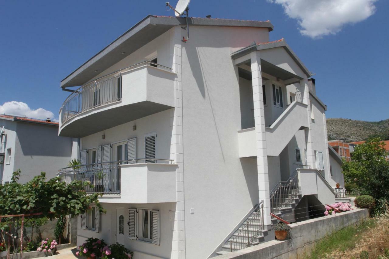 Apartman Karic 特罗吉尔 外观 照片